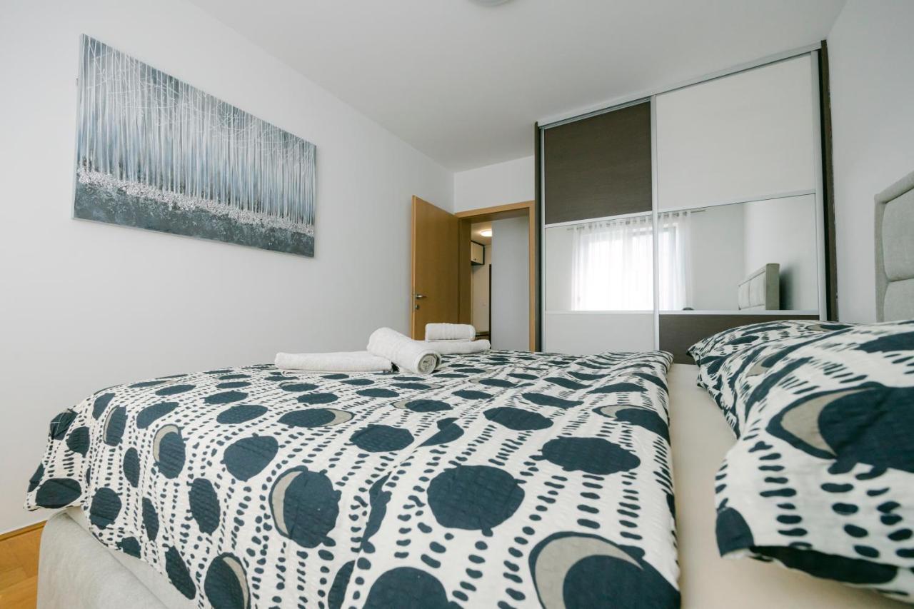 Appartamento Ladenta Apartman*** *